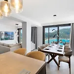 Azzura * Vasiliki